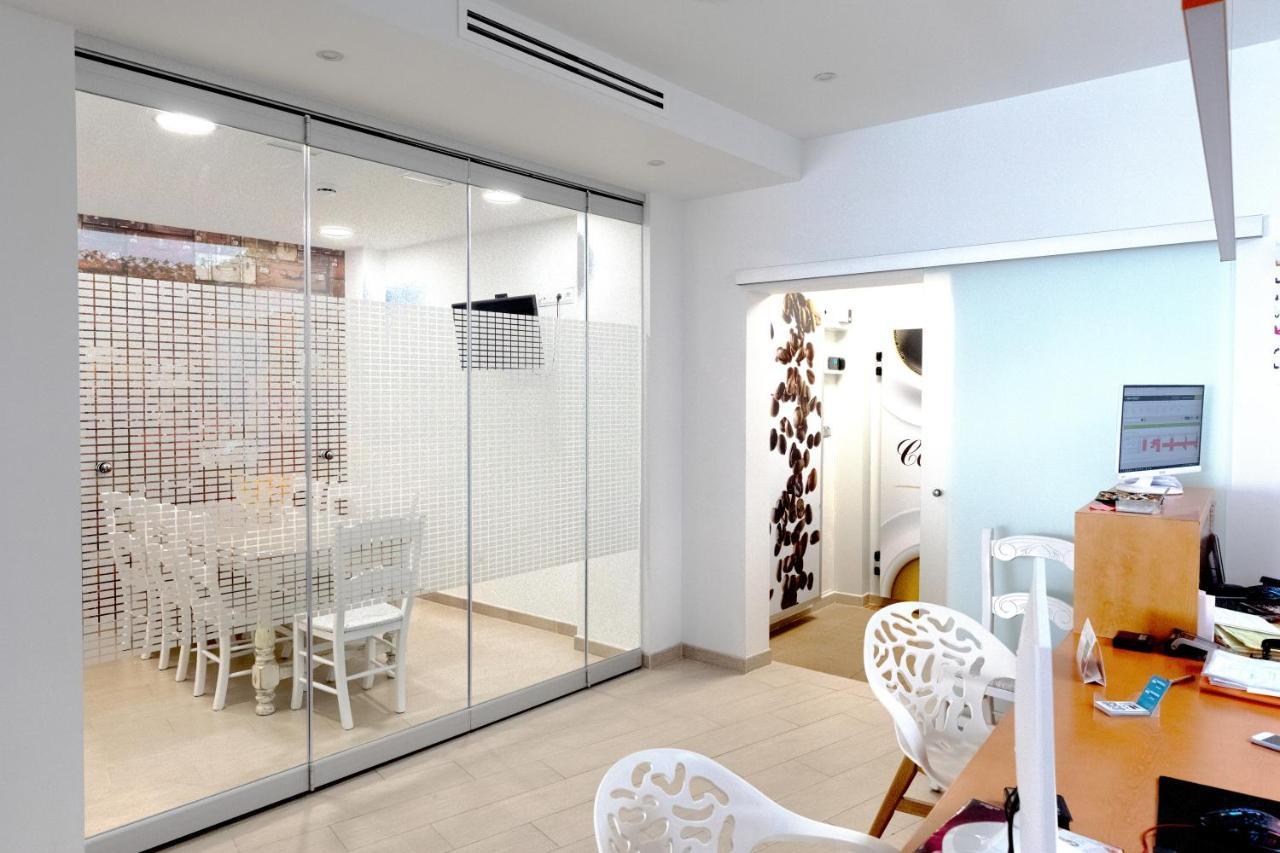 Pension Venecia Pinto Bagian luar foto