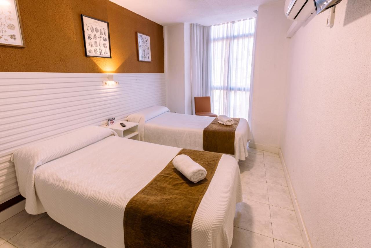 Pension Venecia Pinto Bagian luar foto