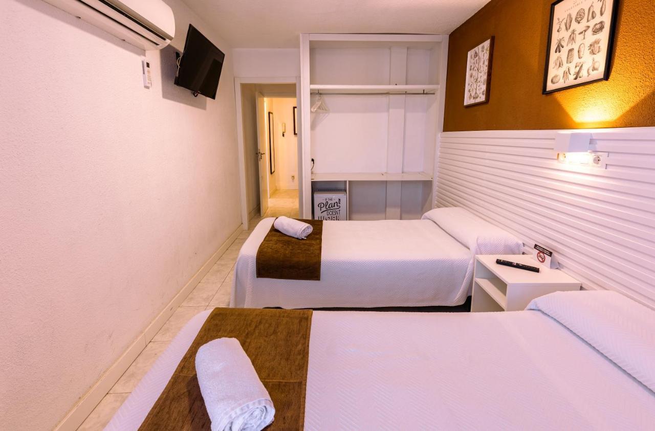 Pension Venecia Pinto Bagian luar foto