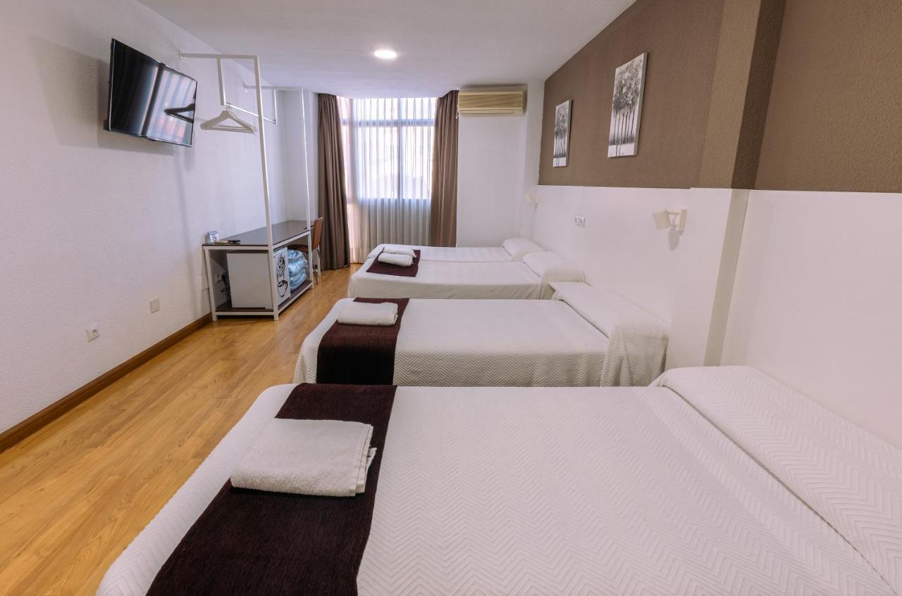 Pension Venecia Pinto Bagian luar foto