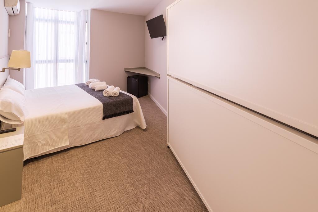 Pension Venecia Pinto Bagian luar foto