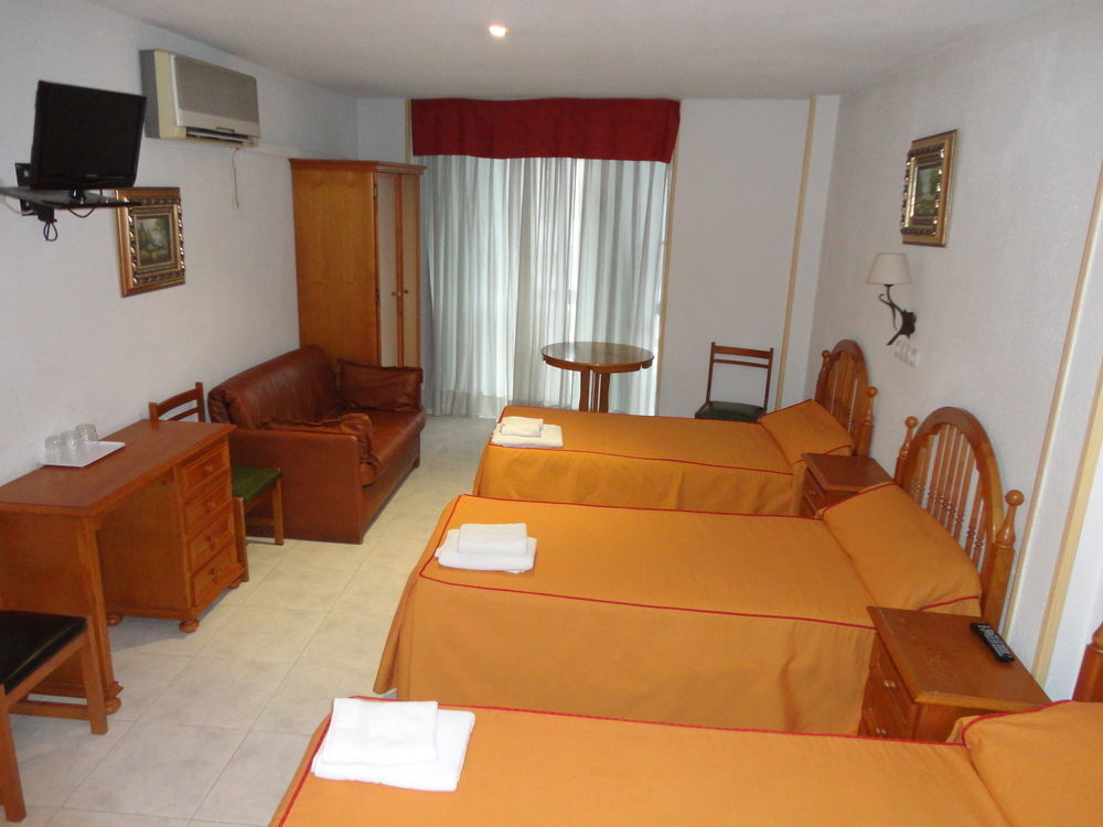 Pension Venecia Pinto Bagian luar foto