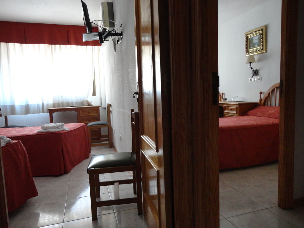 Pension Venecia Pinto Bagian luar foto