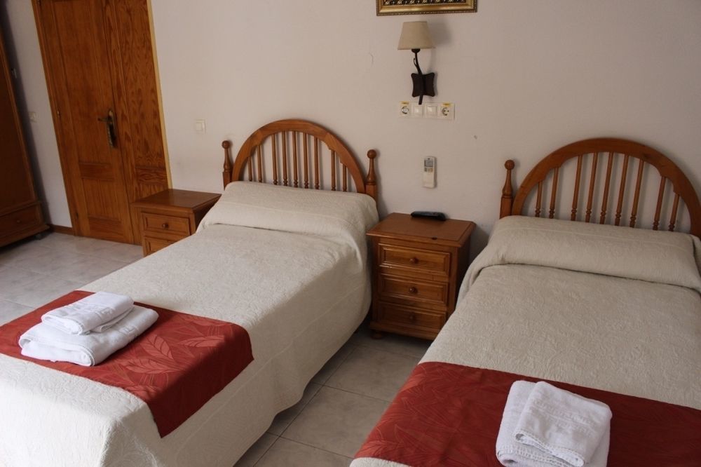 Pension Venecia Pinto Bagian luar foto