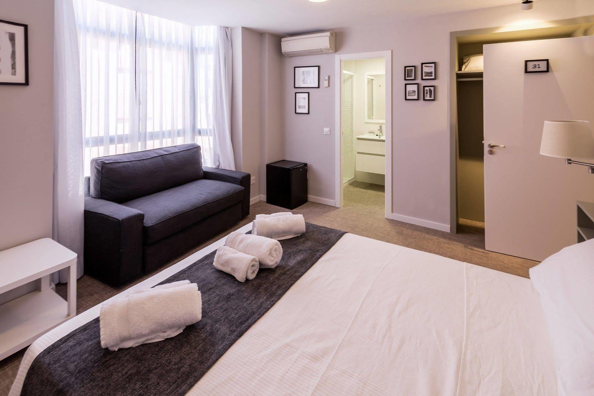 Pension Venecia Pinto Bagian luar foto