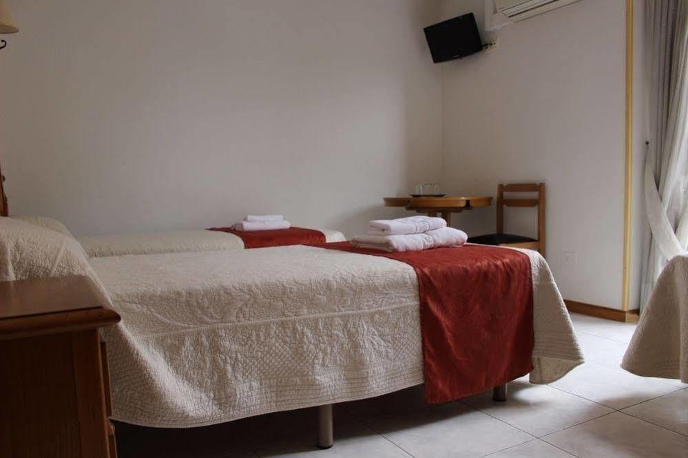 Pension Venecia Pinto Bagian luar foto