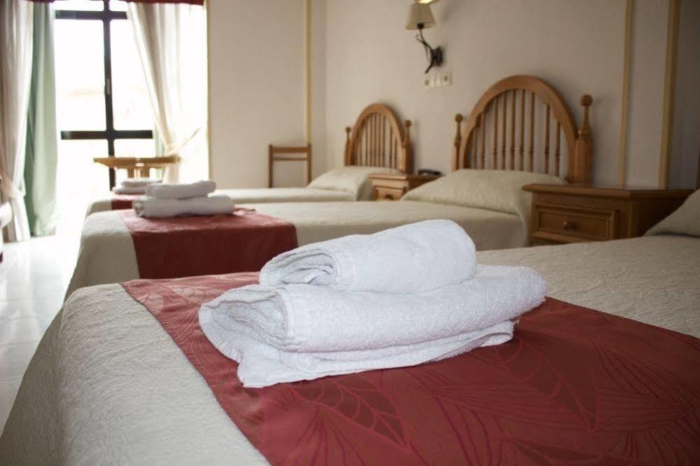 Pension Venecia Pinto Bagian luar foto